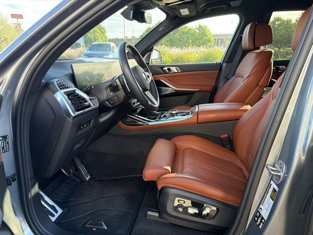 Used 2025 BMW X7 M60i w/ Executive Package AWD/4WD image 10