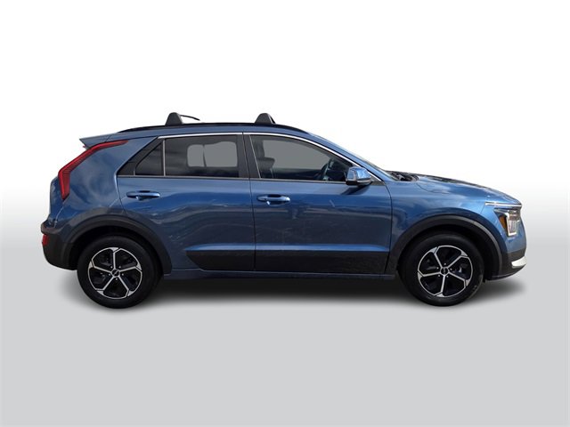 Certified 2025 Kia Niro EX image 3