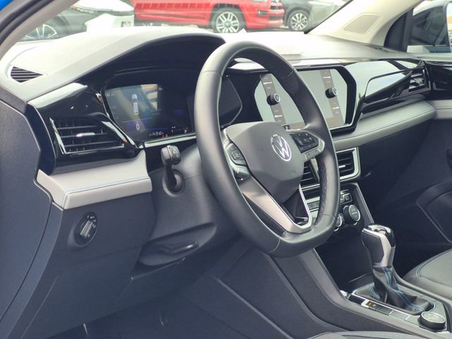 Used 2024 Volkswagen Taos SE image 10