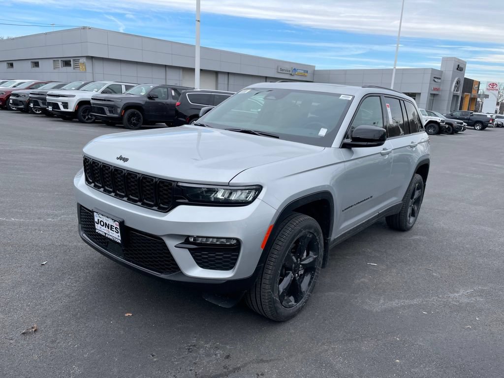 New 2025 Jeep Grand Cherokee Limited w/ Black Appearance Package