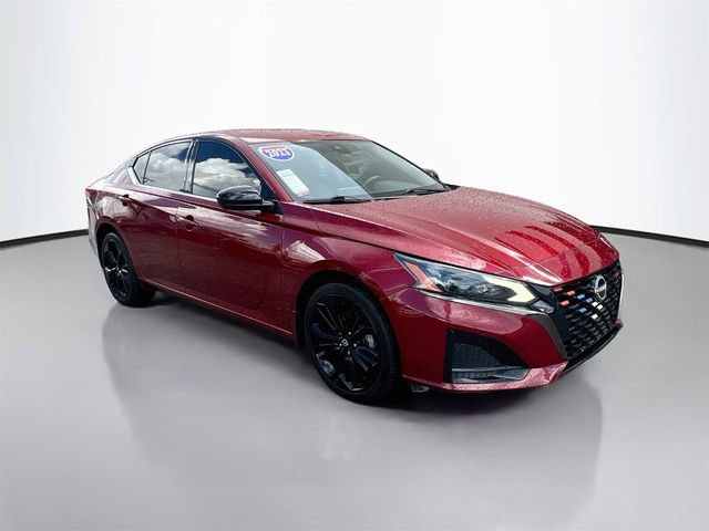 Used 2023 Nissan Altima 2.5 SR AWD/4WD image 2