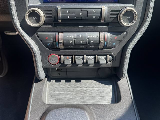 Used 2022 Ford Mustang Shelby GT500 w/ Technology Package RWD image 21