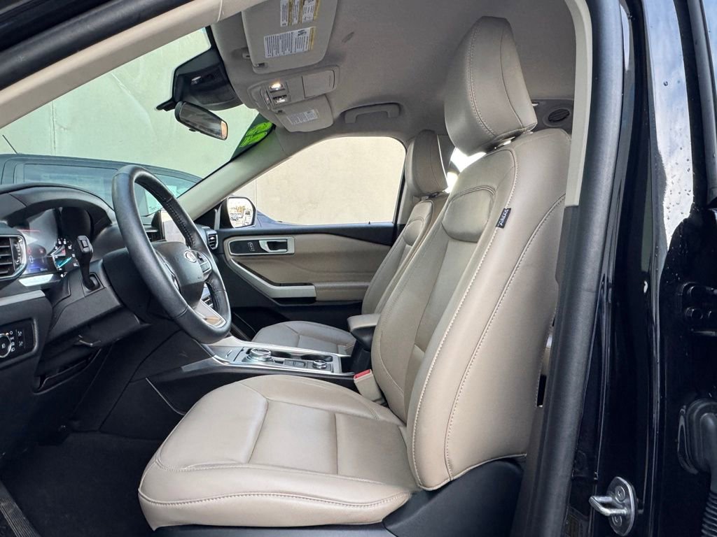 Used 2023 Ford Explorer XLT w/ Equipment Group 202A image 19