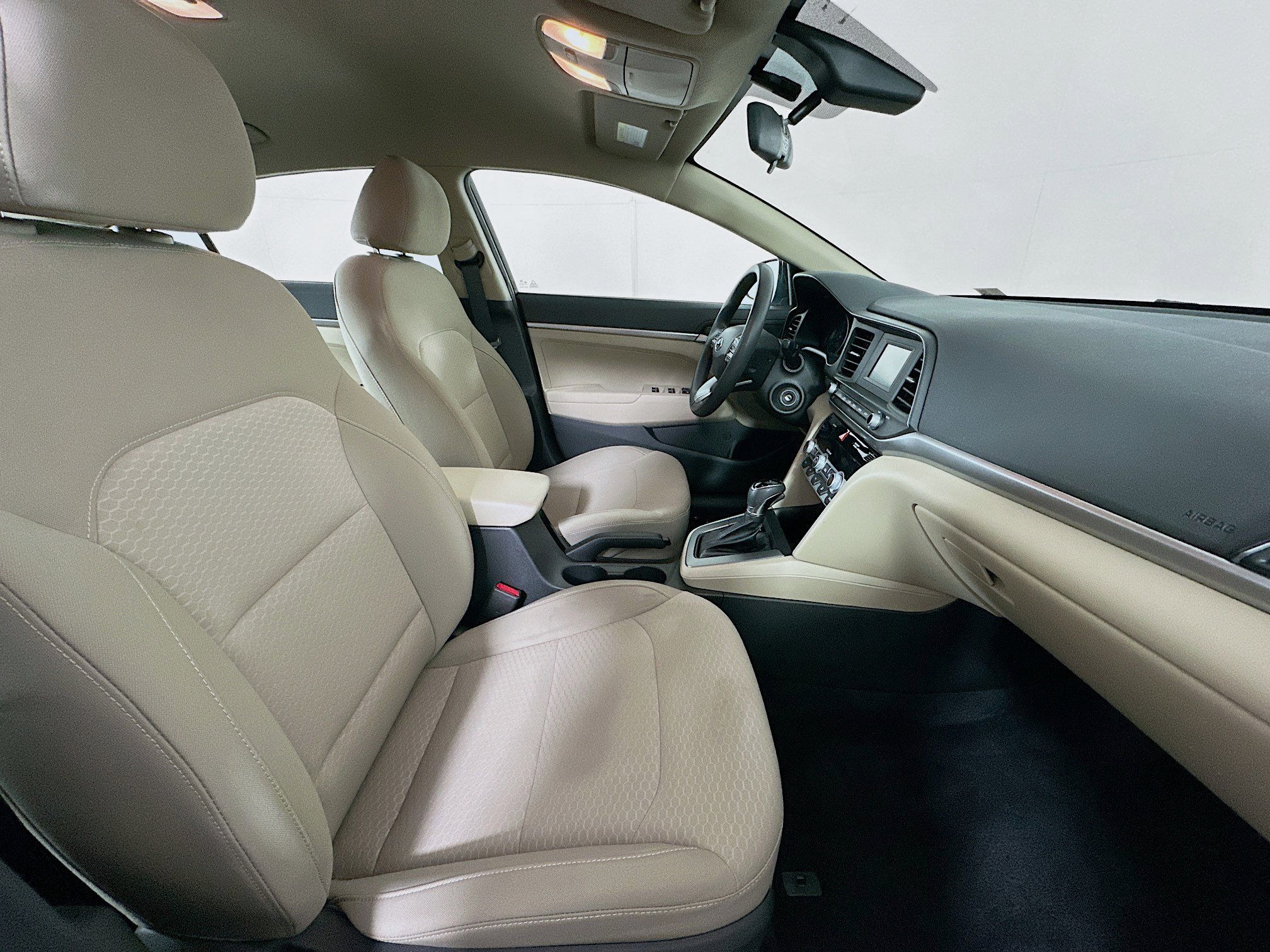 Used 2020 Hyundai Elantra SE image 29