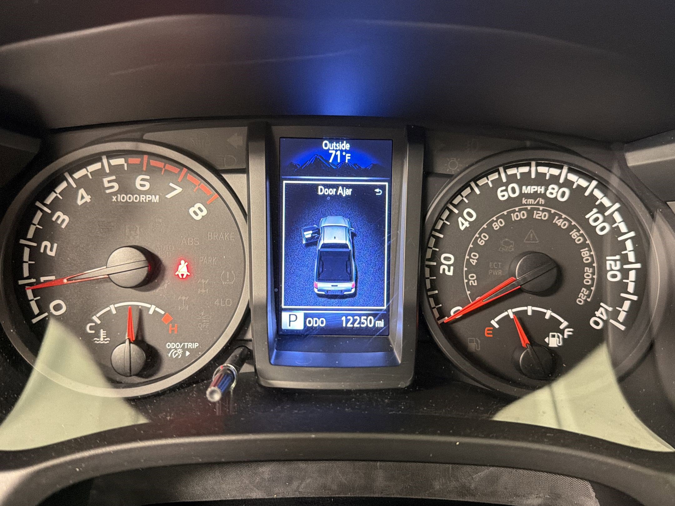 Used 2018 Toyota Tacoma SR w/ SR Convenience Package image 18