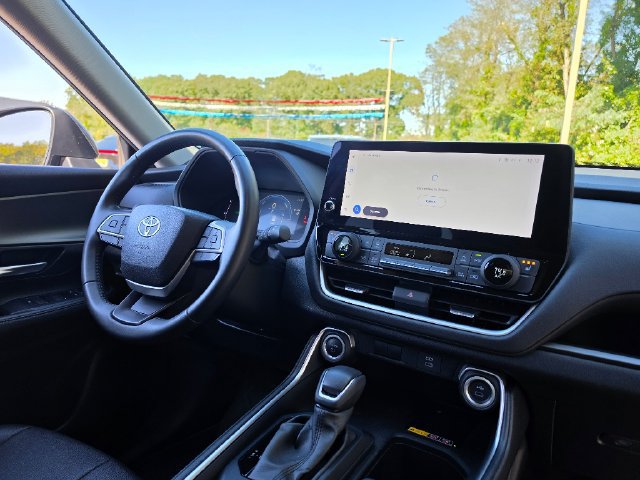 Used 2024 Toyota Grand Highlander AWD Hybrid image 13