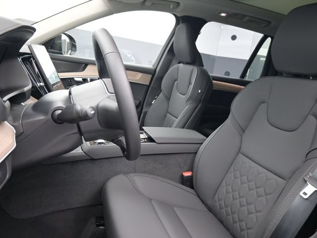 New 2026 Volvo XC90 B6 Plus w/ Protection Package Premier AWD/4WD image 9