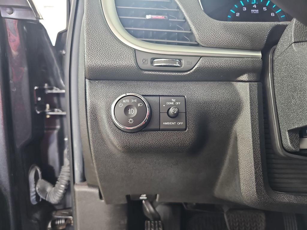 Used 2014 Chevrolet Traverse LTZ image 32