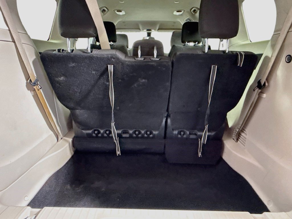 Used 2022 Chrysler Voyager LX FWD image 32