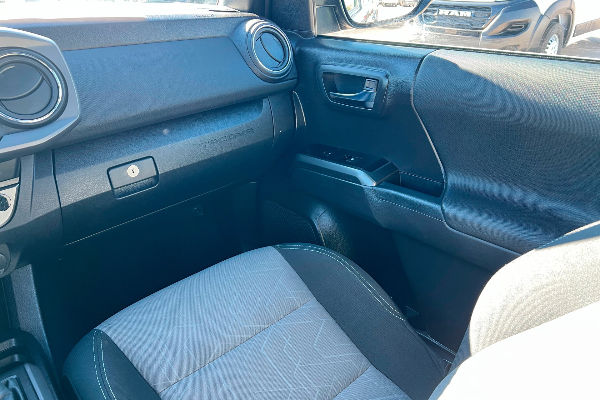 Used 2023 Toyota Tacoma TRD Off-Road image 11