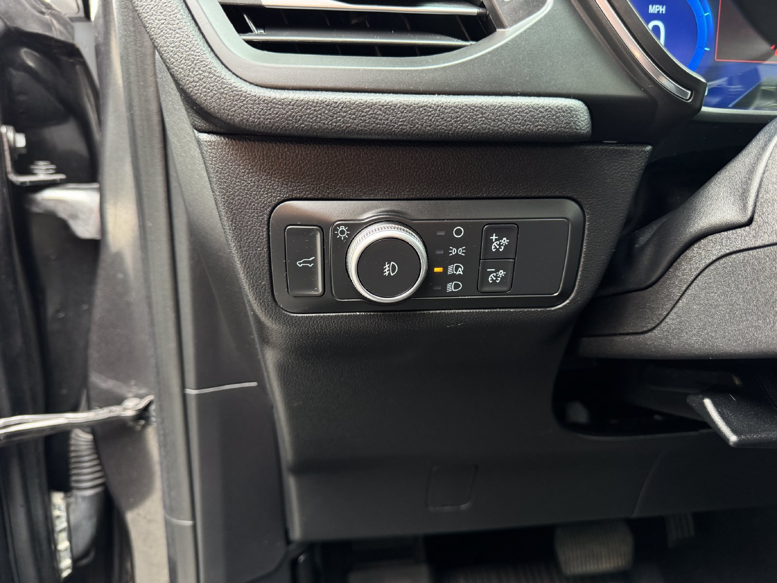 Used 2020 Ford Escape Titanium AWD/4WD image 13