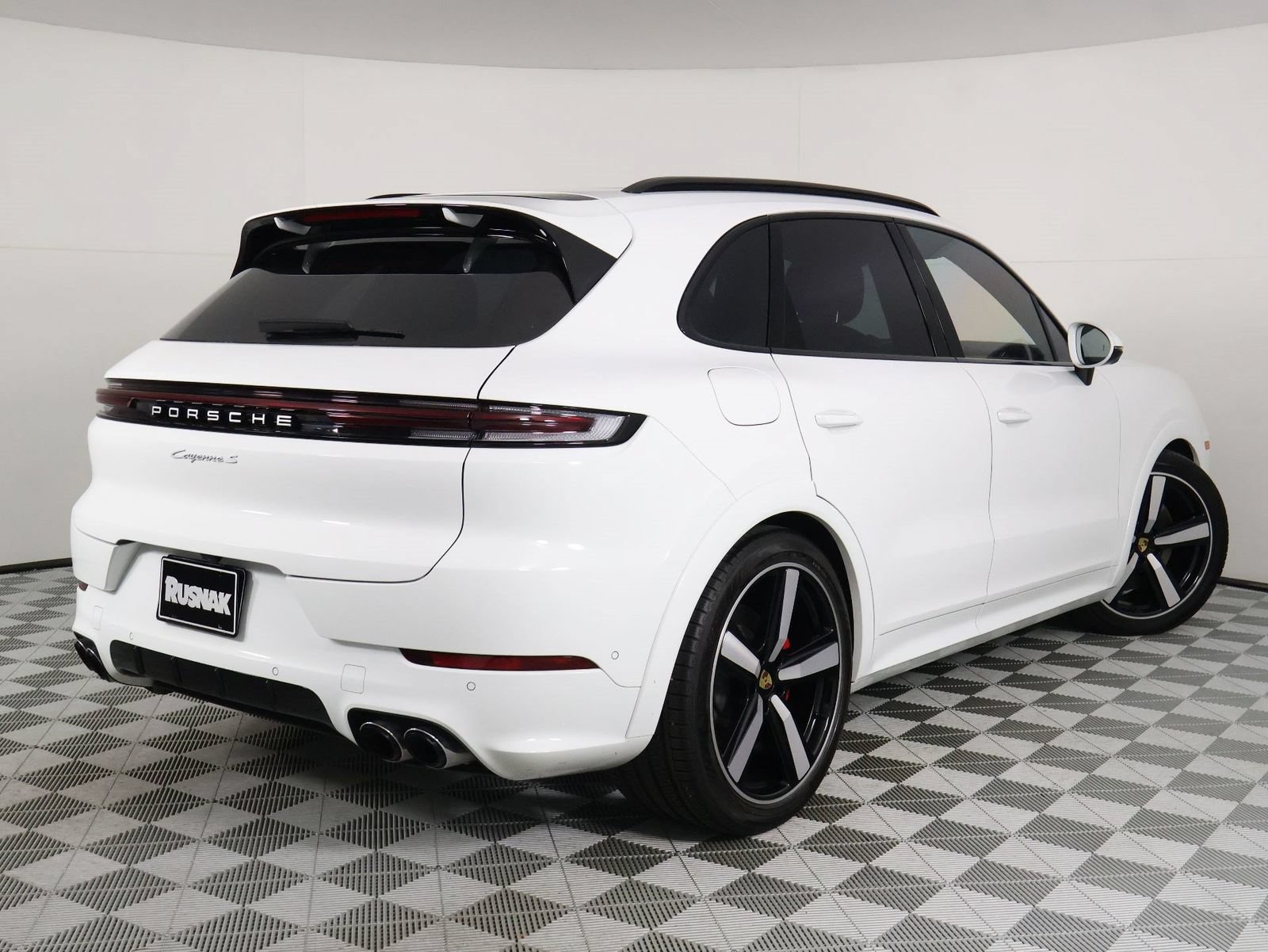Certified 2024 Porsche Cayenne S AWD/4WD image 7