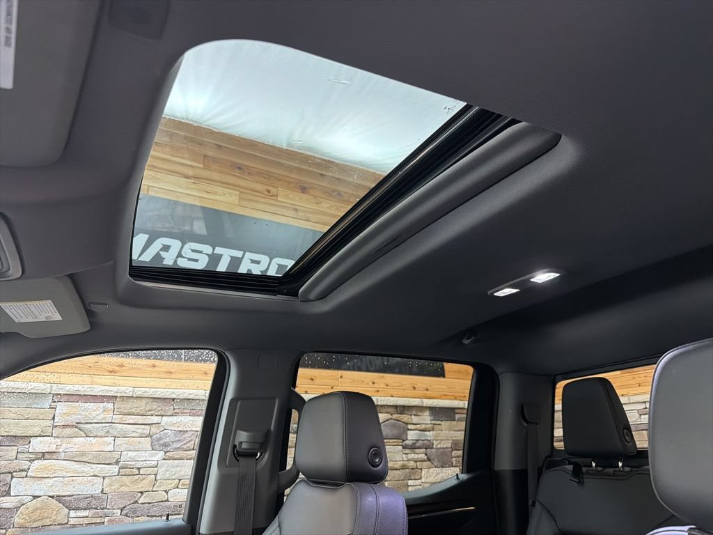 Used 2023 Chevrolet Silverado 1500 RST w/ Convenience Package II AWD/4WD image 17