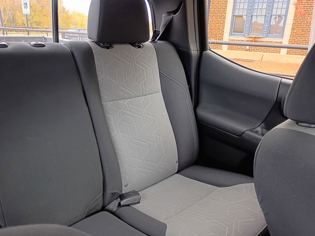 Used 2021 Toyota Tacoma TRD Off-Road image 19