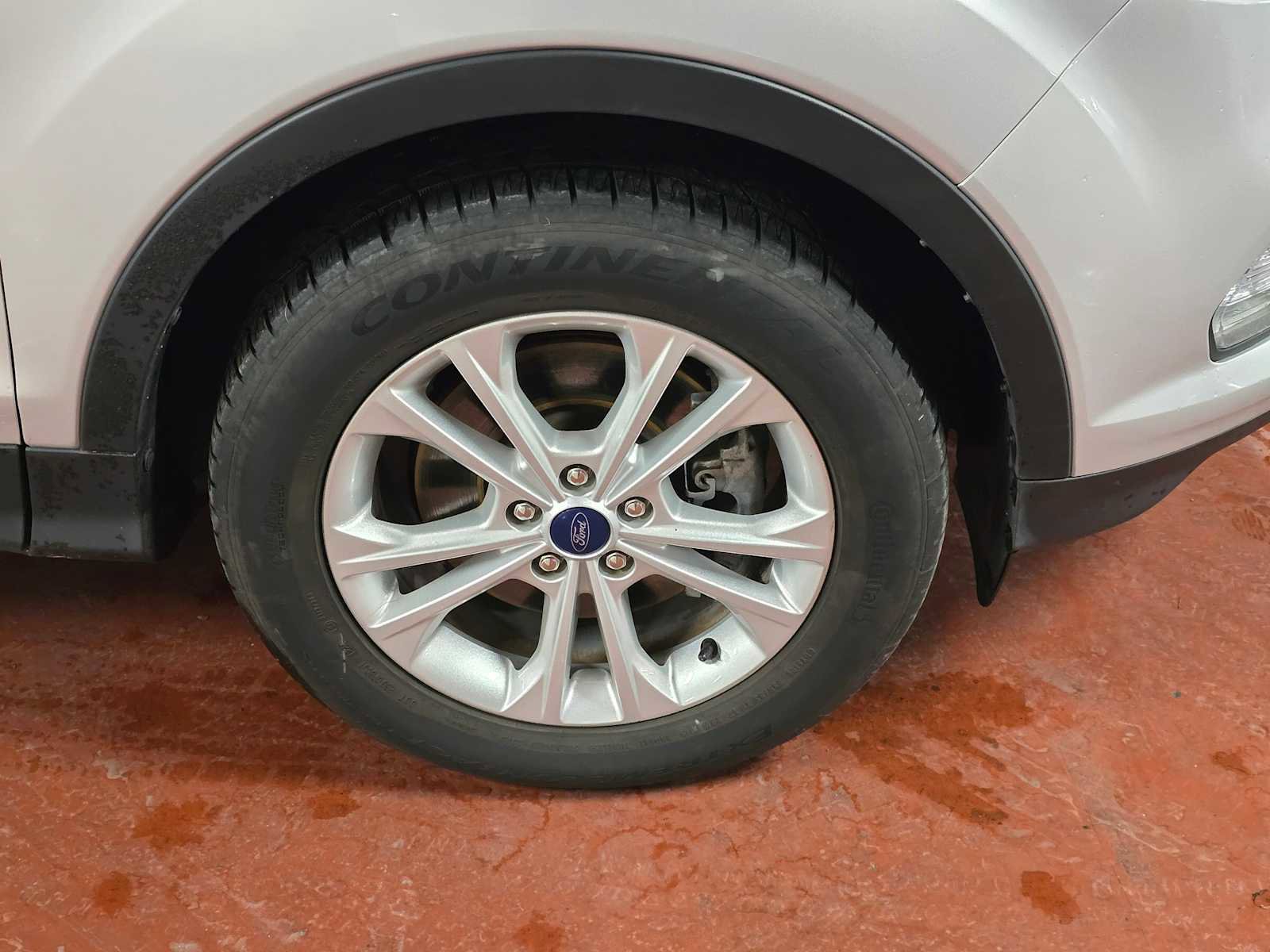 Used 2019 Ford Escape SE image 9