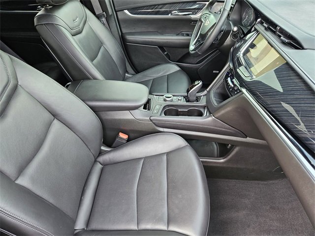 Used 2021 Cadillac XT6 Premium Luxury image 14