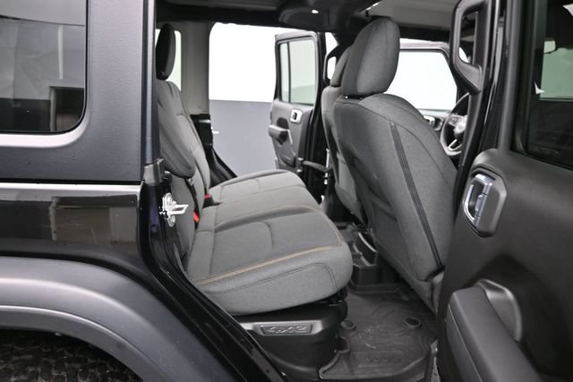Used 2024 Jeep Wrangler Unlimited AWD/4WD image 15