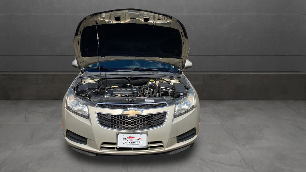 Used 2013 Chevrolet Cruze LT image 30