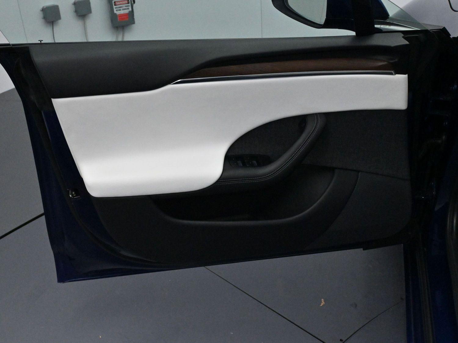 Used 2021 Tesla Model S Plaid image 11