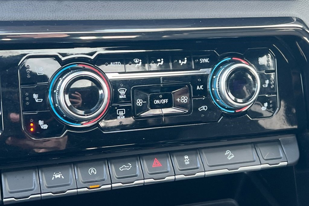 Certified 2022 GMC Sierra 1500 AT4 w/ AT4 Preferred Package image 24