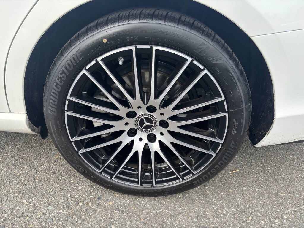 Used 2025 Mercedes-Benz C 300 4MATIC Sedan image 9