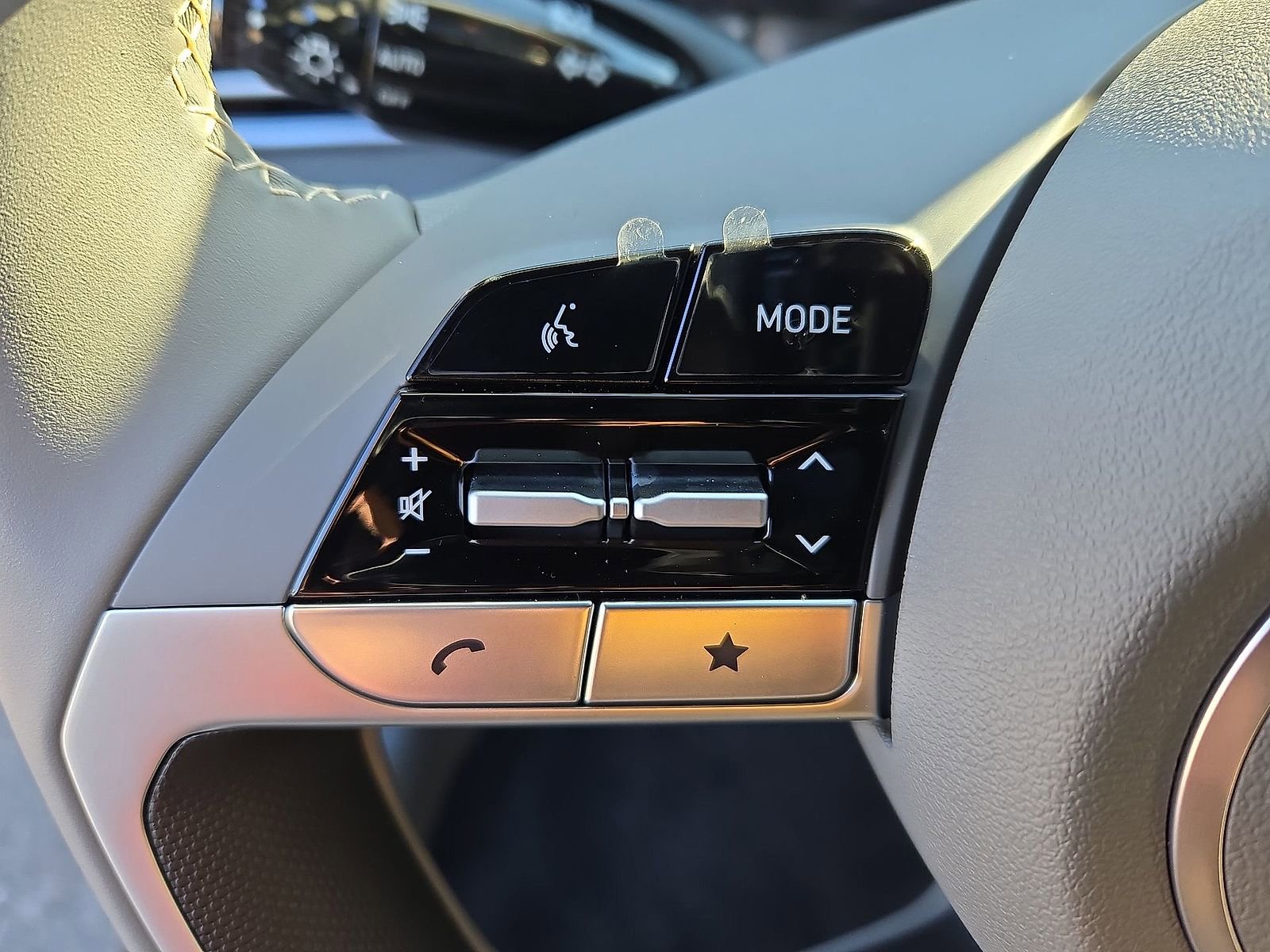 Used 2025 Hyundai Elantra SEL image 23