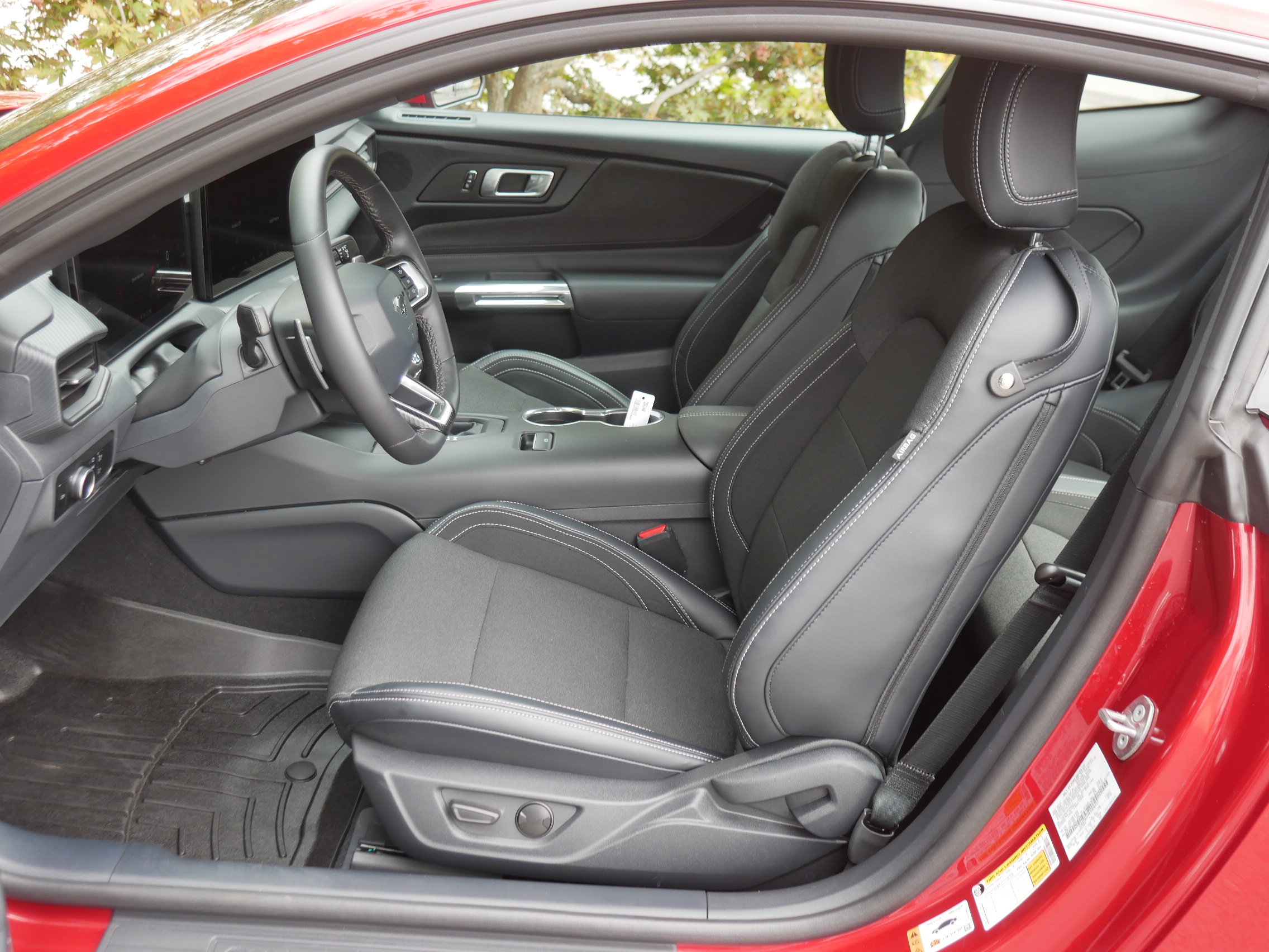 Certified 2024 Ford Mustang GT image 3