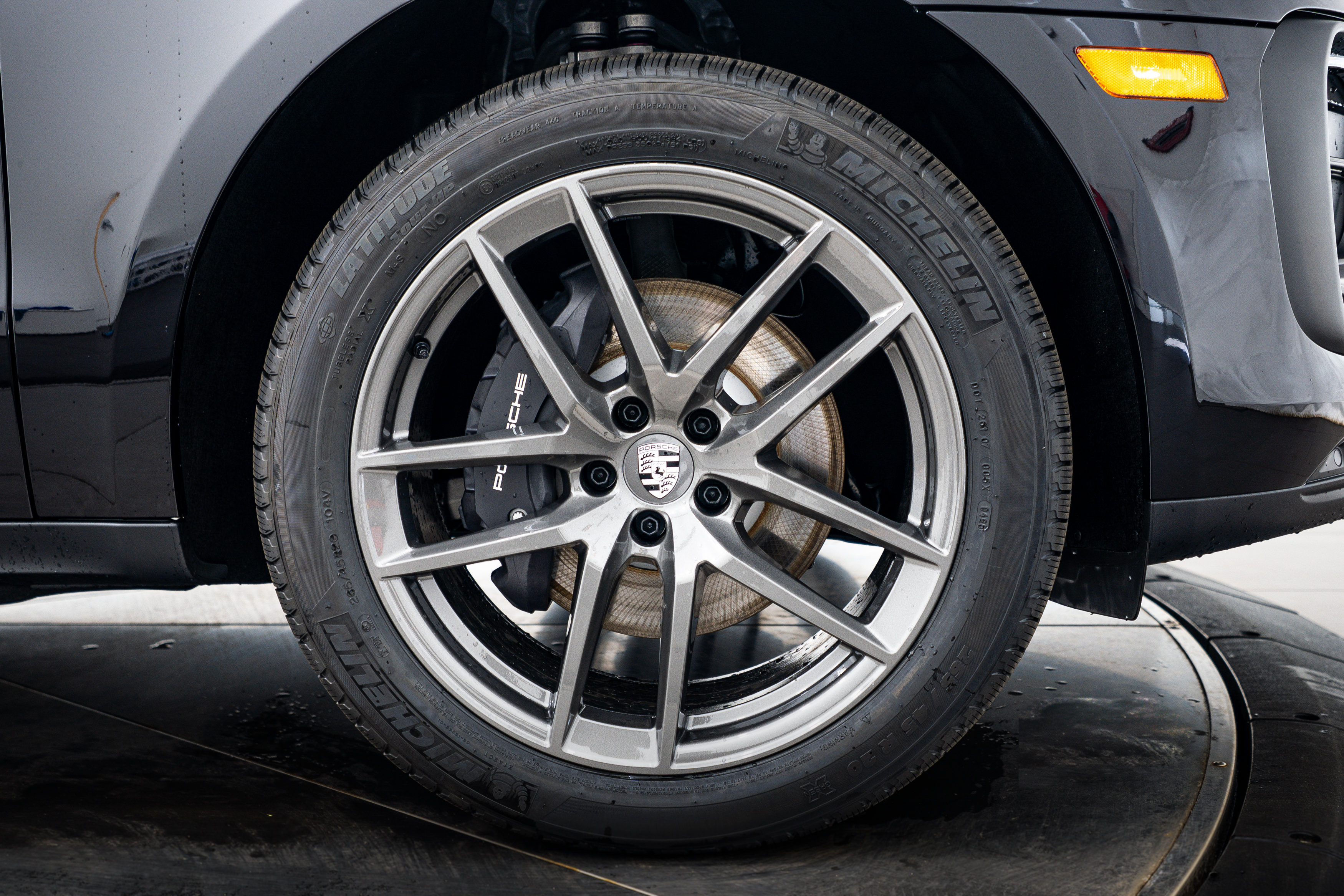 Certified 2026 Porsche Macan Turbo AWD/4WD image 11