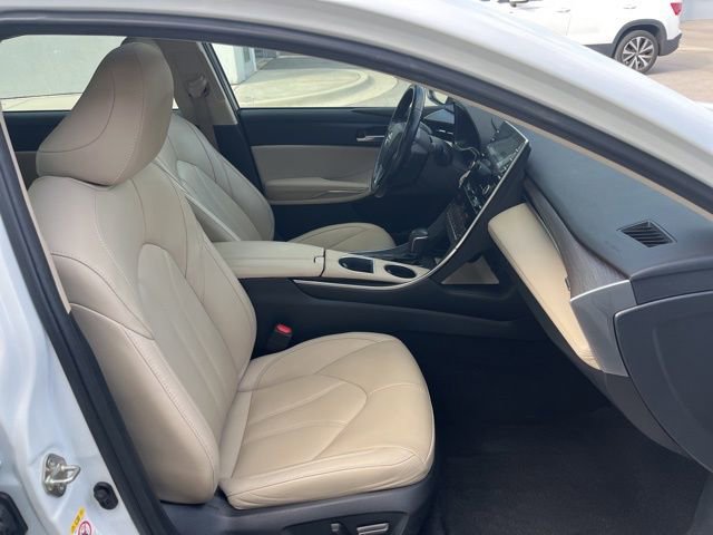 Used 2019 Toyota Avalon Limited image 35