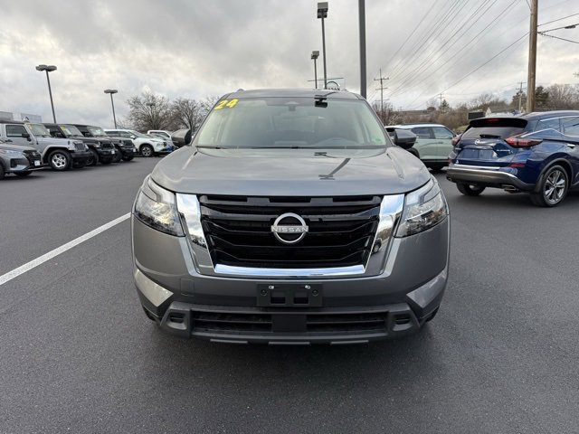 Certified 2024 Nissan Pathfinder SV image 3