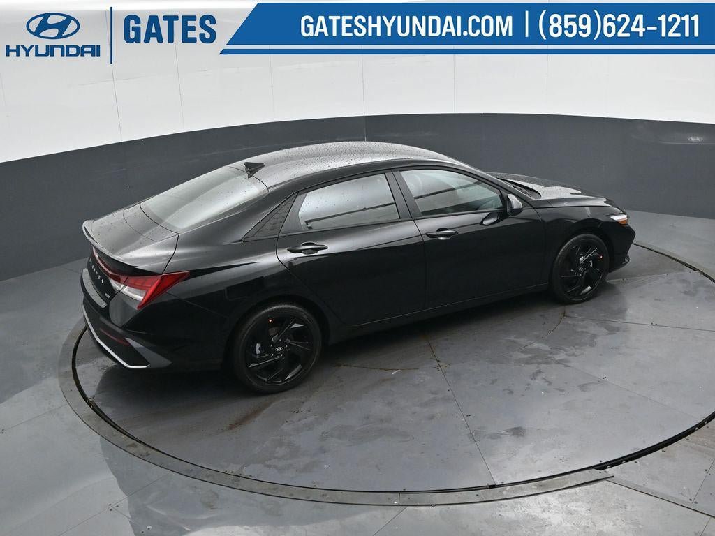 New 2026 Hyundai Elantra SEL FWD image 40