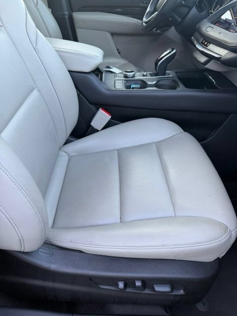 Used 2020 Cadillac XT4 Premium Luxury w/ Driver Awareness Package AWD/4WD image 9