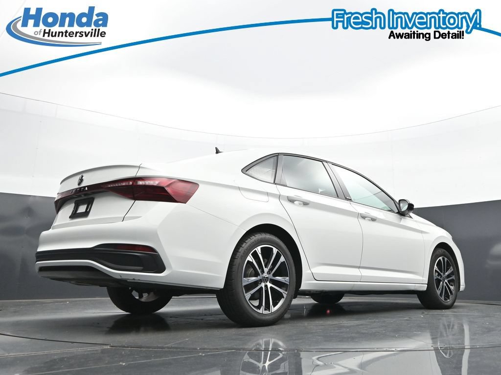 Used 2025 Volkswagen Jetta Sport FWD image 32