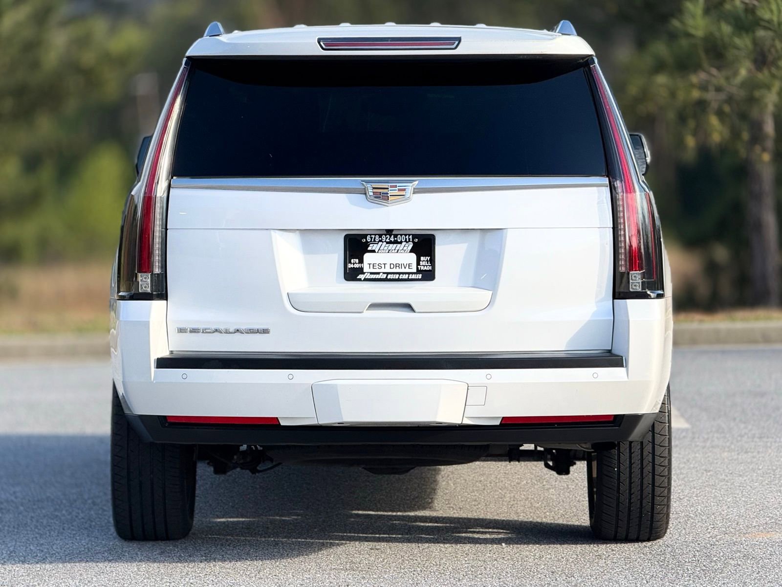Used 2016 Cadillac Escalade Luxury image 5