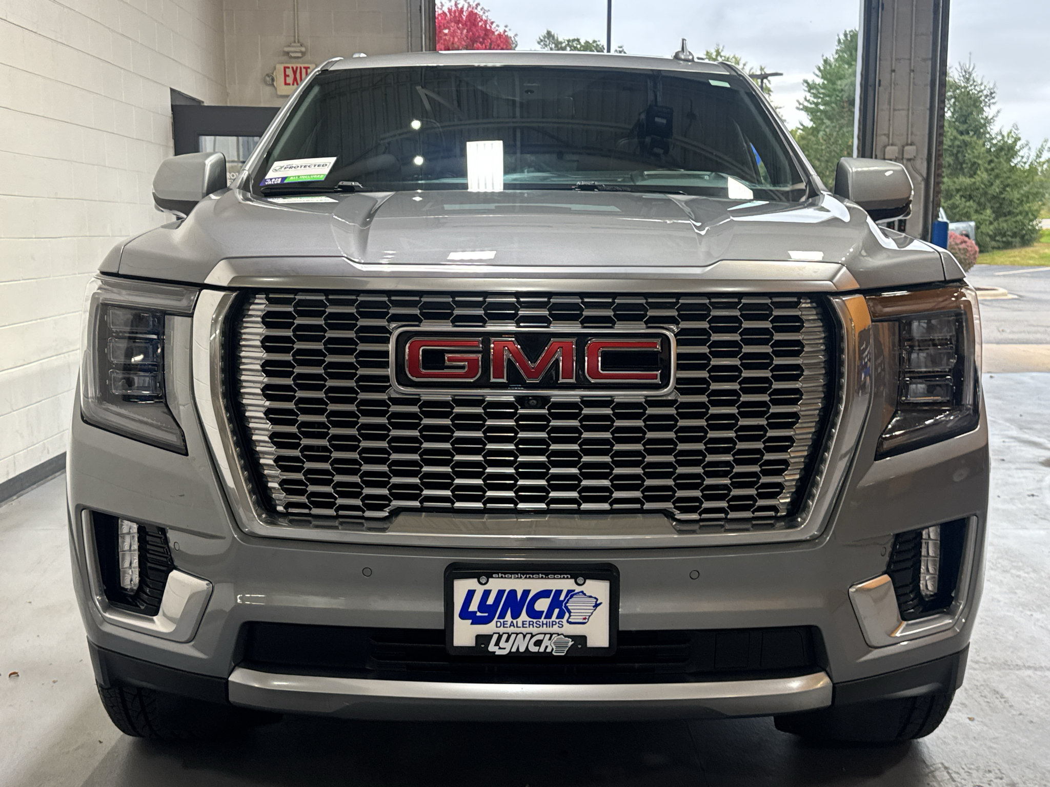 Used 2023 GMC Yukon XL Denali w/ Max Trailering Package AWD/4WD image 8