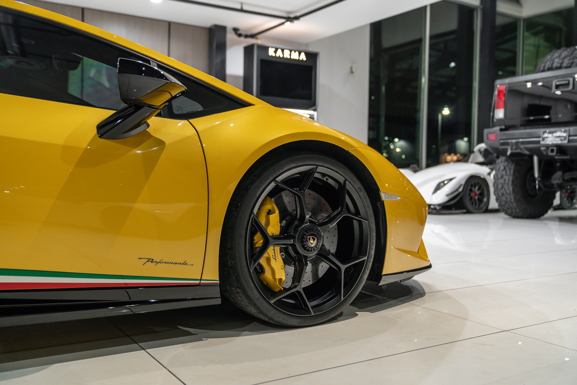 Used 2018 Lamborghini Huracan Performante AWD/4WD image 43