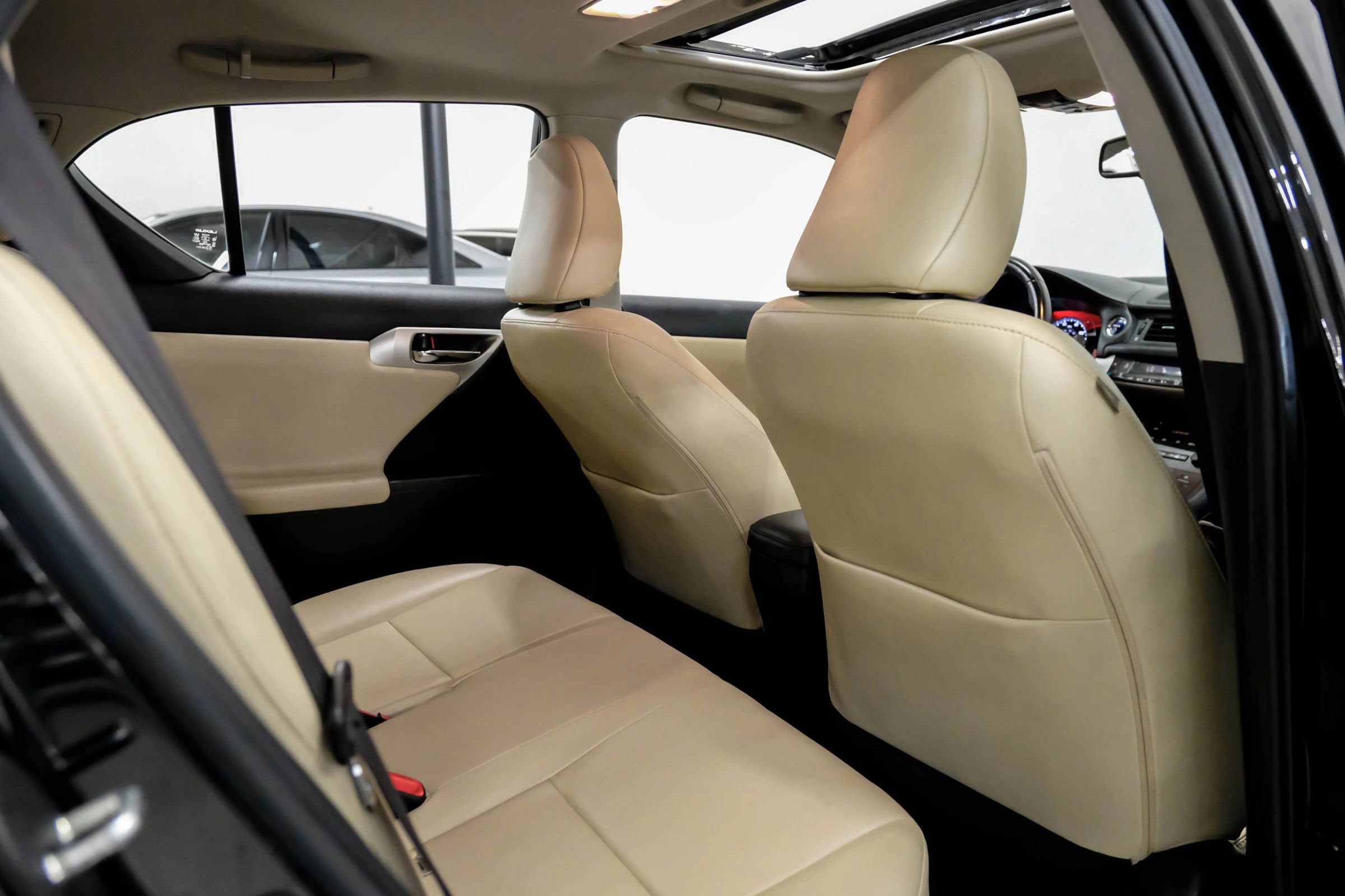 Used 2012 Lexus CT 200h Premium image 40