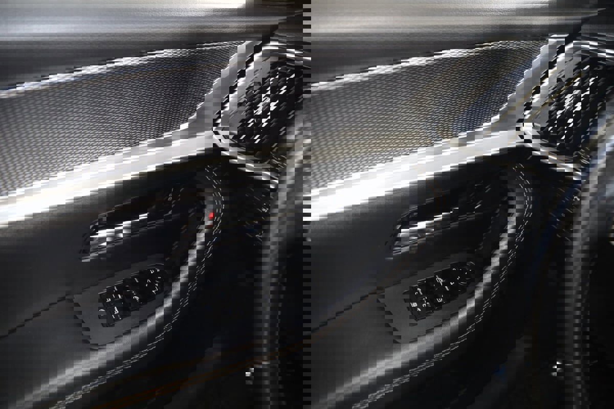 Used 2024 MAZDA CX-90 Plug-In Hybrid w/ Premium Plus image 35