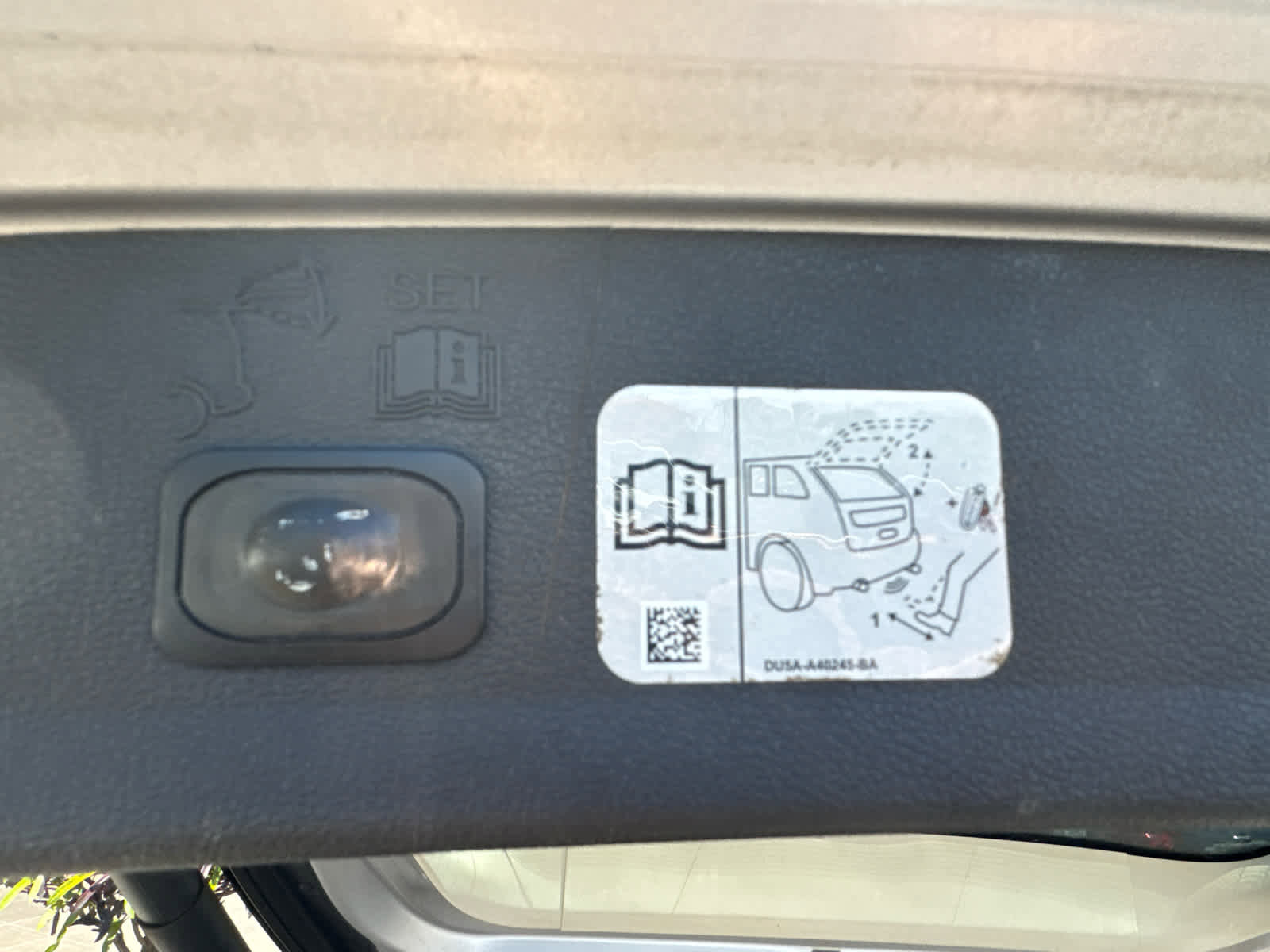 Used 2018 Ford Escape Titanium image 7