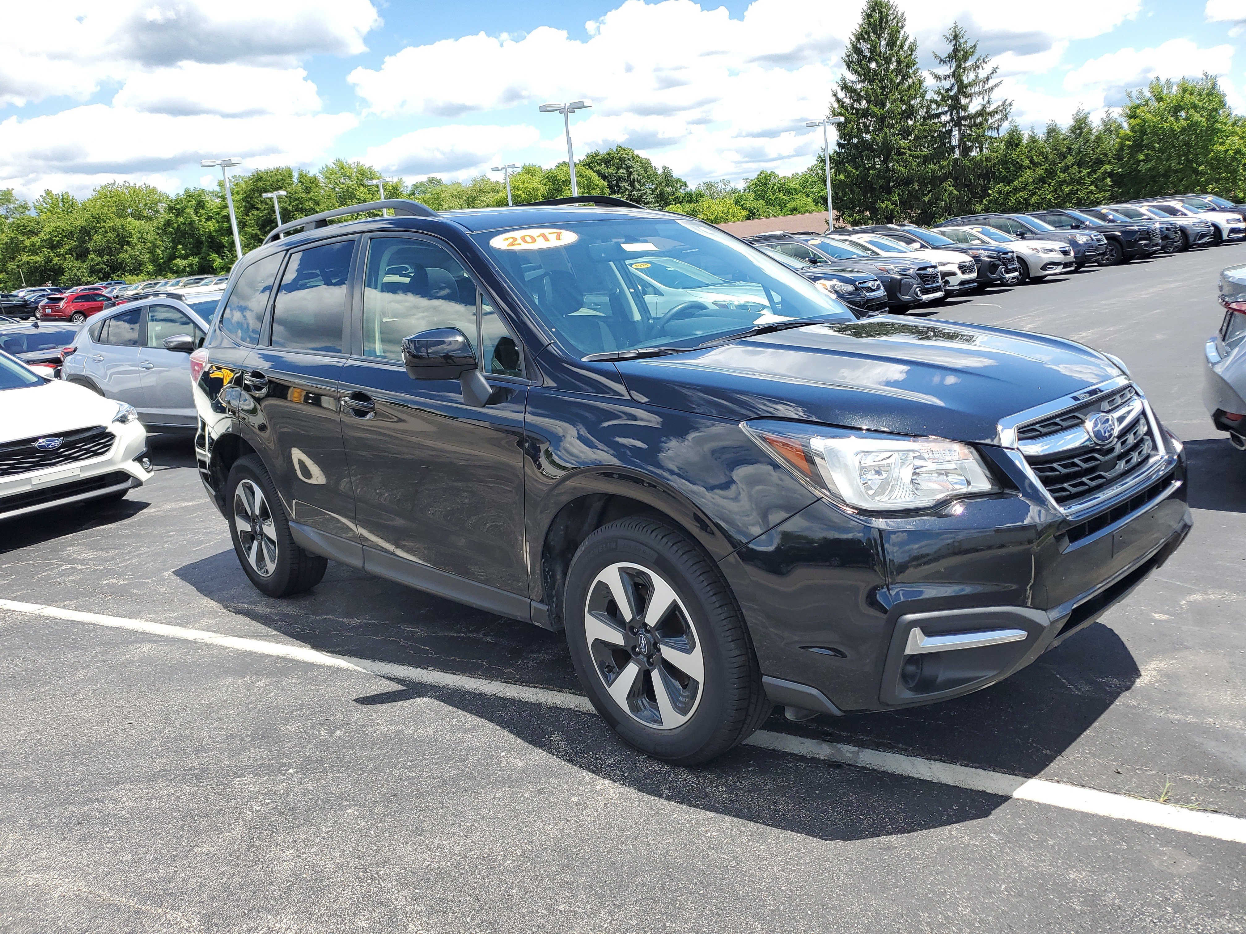 Used 2017 Subaru Forester 2.5i Premium w/ All-Weather Package AWD/4WD image 4