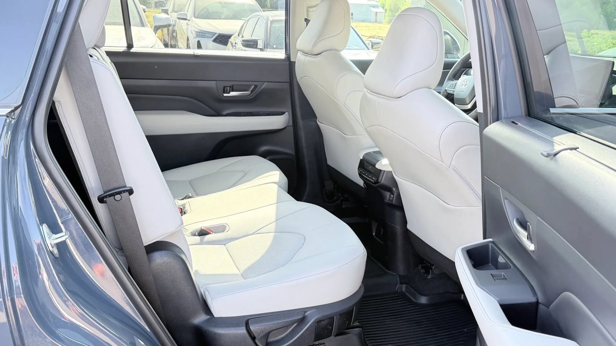 Used 2025 Toyota Grand Highlander AWD Hybrid image 17