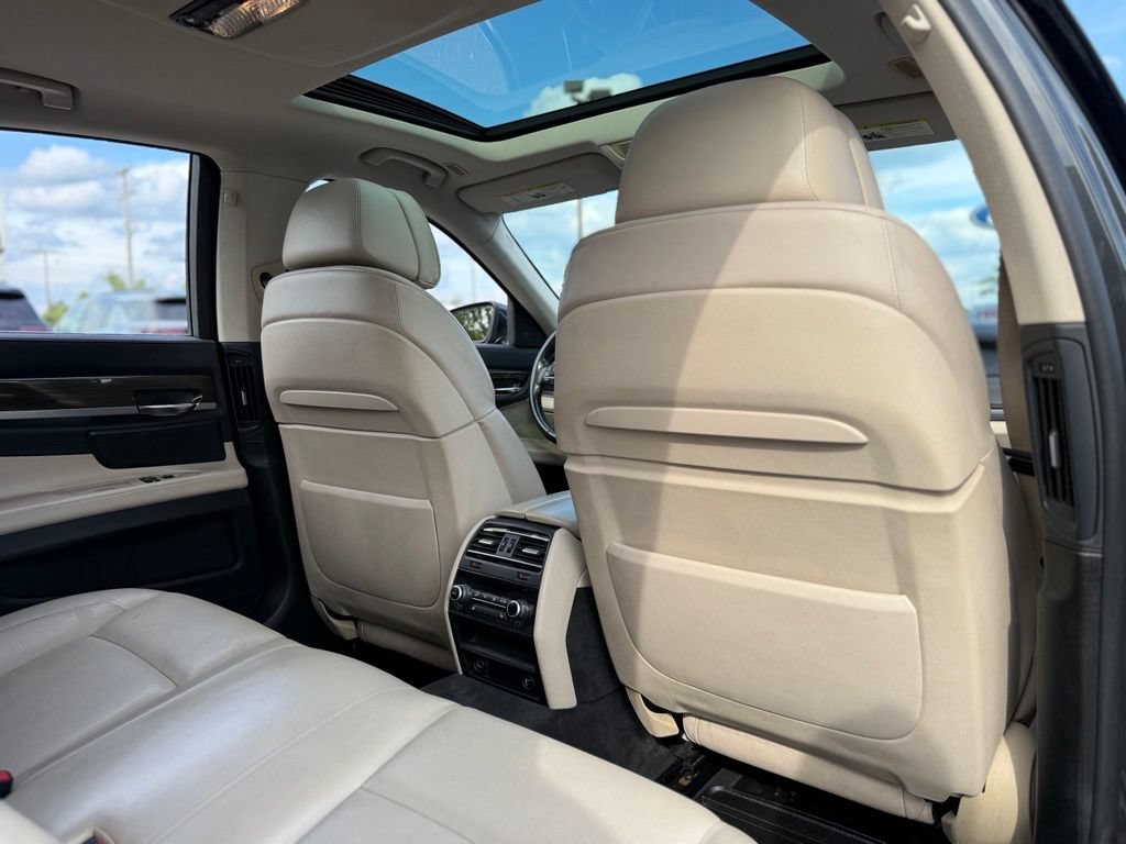 Used 2012 BMW 750i xDrive AWD/4WD image 19