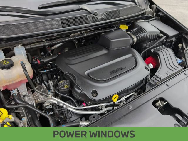 Used 2025 Chrysler Pacifica Limited image 12