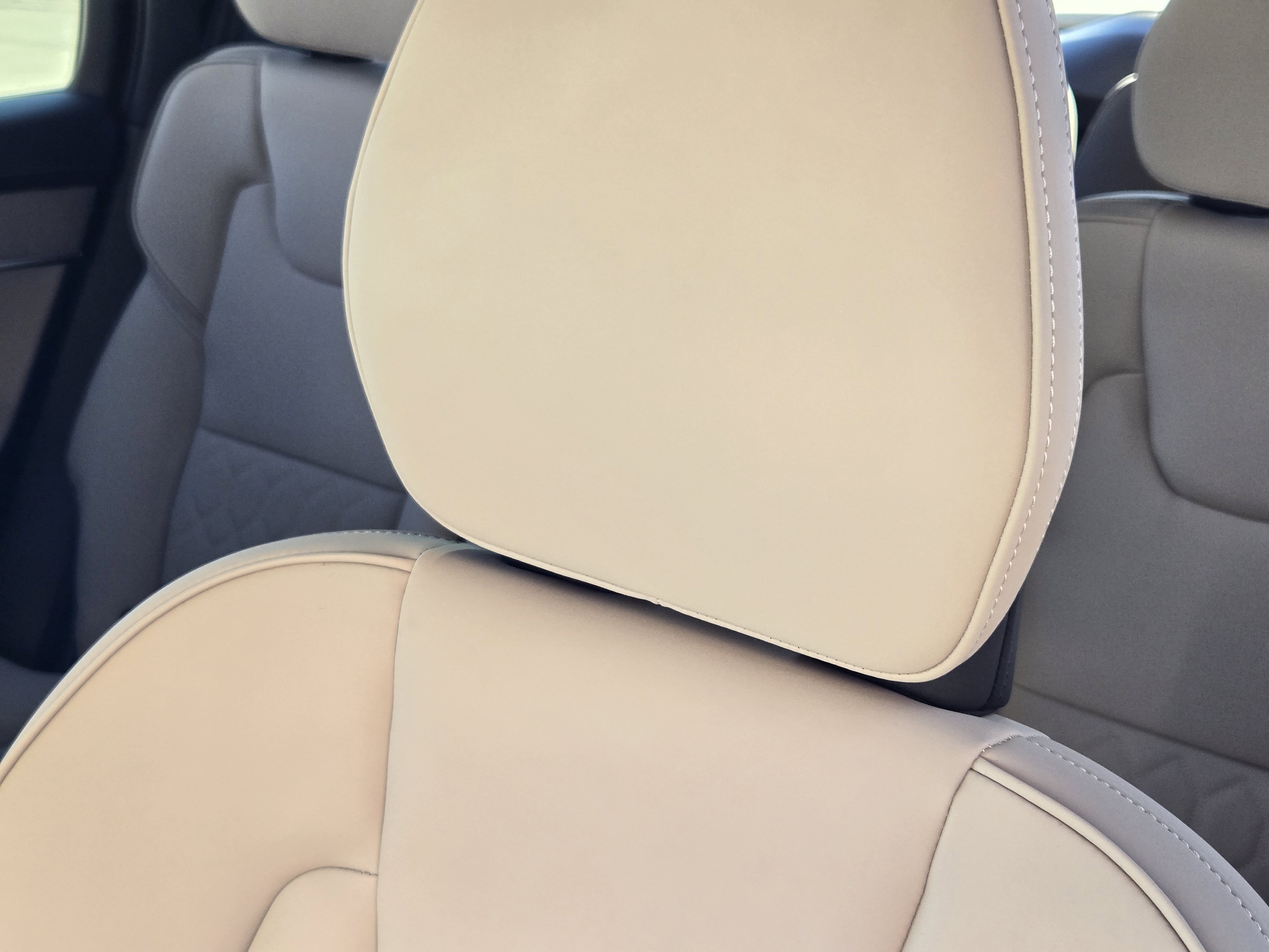 New 2026 Volvo XC90 T8 Plus image 17