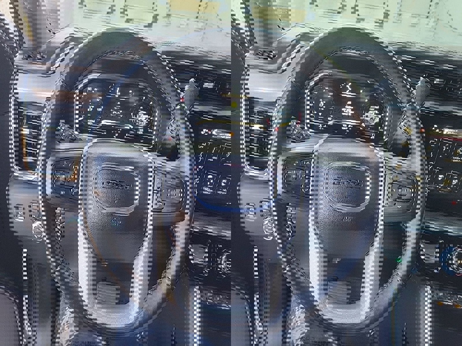 Used 2025 GMC Sierra 3500 Denali w/ Denali Reserve Package image 26