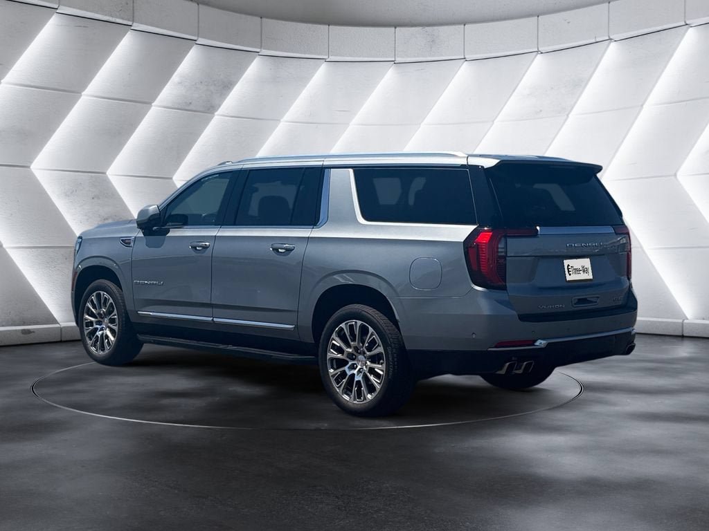 Certified 2025 GMC Yukon XL Denali AWD/4WD image 3