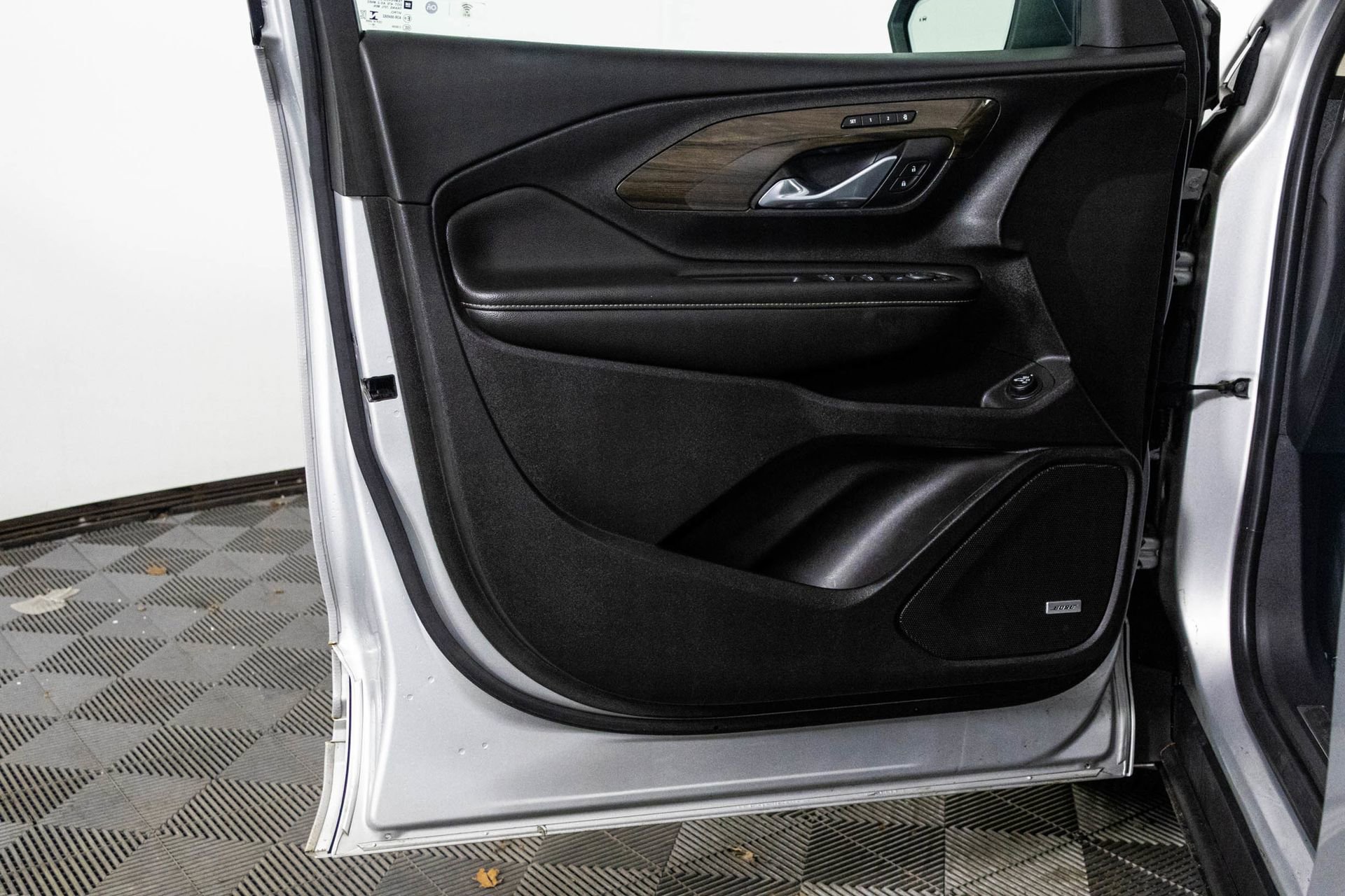 Used 2019 GMC Terrain Denali w/ Advanced Safety Package image 34