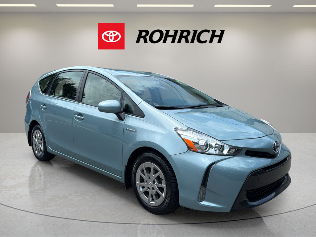 Used 2016 Toyota Prius V Three FWD image 4
