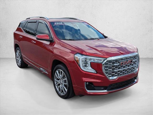 Used 2023 GMC Terrain Denali image 3