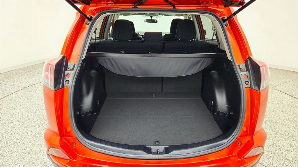 Used 2016 Toyota RAV4 LE FWD image 20